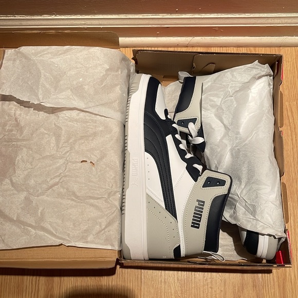 Men’s Puma High Top Sneakers - Picture 7 of 7